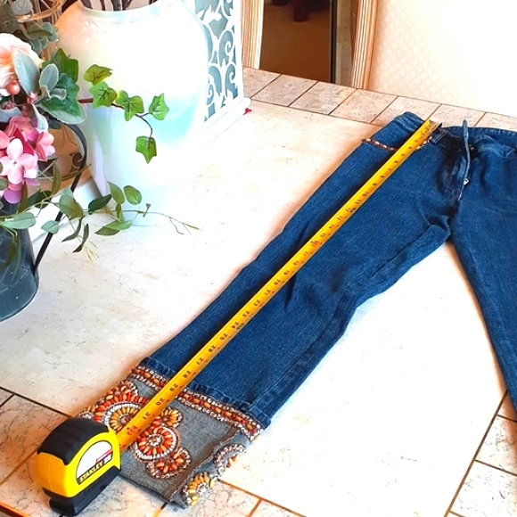 VINTAGE women's Jeans, New pair from Cache, sz 0..floral ,beading design - Picture 6 of 14